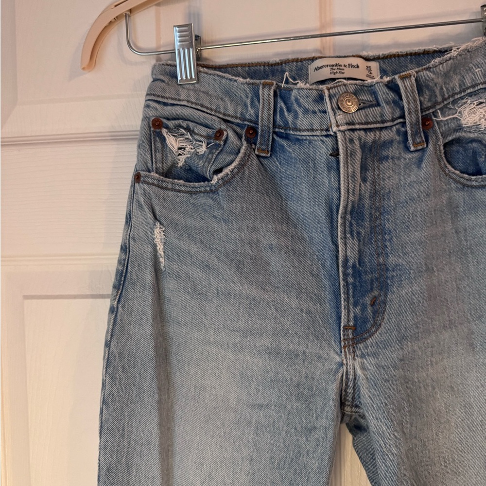 Abercrombie & Fitch The Mom High Rise Distressed Cropped Women's Jeans - Picture 4 of 7